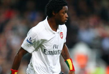 LONDON, ENGLAND - OCTOBER 25:  Alexandre Song of Arsenal in action during the Barclays Premier League match between West Ham United and Arsenal at Boleyn Ground on October 25, 2009 in London, England.  (Photo by Phil Cole/Getty Images)