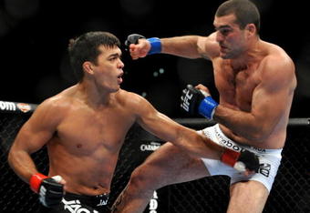 LOS ANGELES, CA - OCTOBER 24:  UFC Light Heavyweight Champion Lyoto Machida (R) battles with UFC Light Heavyweight challenger Mauricio Rua (L) during their title fight at UFC 104 at Staples Center on October 24, 2009 in Los Angeles, California.  (Photo by Jon Kopaloff/Getty Images)