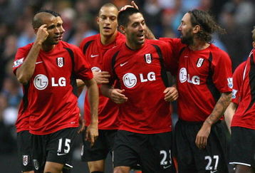 MANCHESTER, ENGLAND - OCTOBER 25:  Clint Dempsey (C) of Fulham celebrates with team mates after scoring the second equalizing goal during the Barclays Premier League match between Manchester City and Fulham at the City of Manchester Stadium on October 25, 2009 in Manchester, England.  (Photo by Alex Livesey/Getty Images)