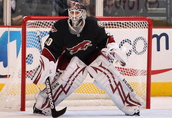 GLENDALE, AZ - OCTOBER 17:  Goaltender Ilya Bryzgalov #30 of the Phoenix Coyotes in action during the NHL game against the Boston Bruins at Jobing.com Arena on October 17, 2009 in Glendale, Arizona.  The Coyotes defeated the Bruins 4-1.  (Photo by Christian Petersen/Getty Images)