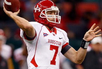 NEW ORLEANS - OCTOBER 17:  Quarterback Case Keenum #7 of the Houston Cougars throws the ball against the Tulane Green Wave at the Louisiana Superdome on October 17, 2009 in New Orleans, Louisiana.  (Photo by Chris Graythen/Getty Images)
