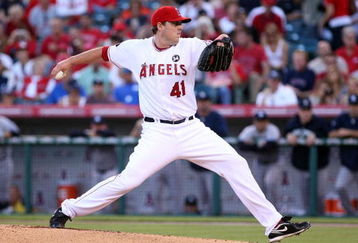 ANAHEIM, CA - OCTOBER 22:  Starting pitcher John Lackey #41 of the Los Angeles Angels of Anaheim pitches in the first inning against the New York Yankees in Game Five of the ALCS during the 2009 MLB Playoffs at Angel Stadium on October 22, 2009 in Anaheim, California.  (Photo by Stephen Dunn/Getty Images)