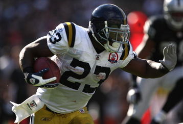 OAKLAND, CA - OCTOBER 25:  Shonn Greene #23 of the New York Jets runs against the Oakland Raiders during an NFL game at the Oakland-Alameda County Coliseum on October 25, 2009 in Oakland, California.  (Photo by Jed Jacobsohn/Getty Images)