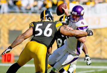 PITTSBURGH - OCTOBER 25: Brett Favre #4 of the Minnesota Vikings is trapped by LaMarr Woodley #56 and James Harrison #92 of the Pittsburgh Steelers at Heinz Field on October 25, 2009 in Pittsburgh, Pennsylvania.  (Photo by Rick Stewart/Getty Images)