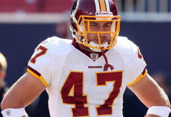 EAST RUTHERFORD, NJ - SEPTEMBER 13:  Chris Cooley #47 of the Washington Redskins warms up before playing the New York Giants on September 13, 2009 at Giants Stadium in East Rutherford, New Jersey.  (Photo by Jim McIsaac/Getty Images)