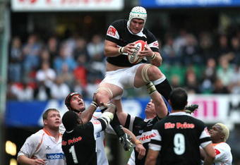 DURBAN, SOUTH AFRICA - OCTOBER 17:  Steven Sykes wins a lineout ball during the Absa Currie Cup semi final match between the Sharks and Cheetahs from Absa Park on October 17, 2009 in Durban, South Africa.  (Photo by Anesh Debiky/Gallo Images/Getty Images)