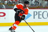 PHILADELPHIA - OCTOBER 22:  Mike Richards #18 of the Philadelphia Flyers skates against the Boston Bruins on October 22, 2009 at Wachovia Center in Philadelphia, Pennsylvania. The Flyers won the game 4-3 after a shootout.  (Photo by Jim McIsaac/Getty Images)