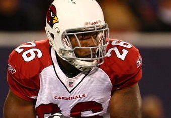 EAST RUTHERFORD, NJ - OCTOBER 25: Beanie Wells #26 of the Arizona Cardinals runs with the ball against the New York Giants on October 25, 2009 at Giants Stadium in East Rutherford, New Jersey.  (Photo by Chris McGrath/Getty Images)