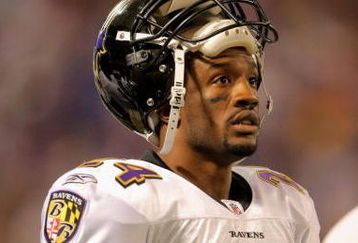 MINNEAPOLIS - OCTOBER 18:  Cornerback Domonique Foxworth #24 of the Baltimore Ravens looks on from the sidelines against the Minnesota Vikings during NFL action at Hubert H. Humphrey Metrodome on October 18, 2009 in Minneapolis, Minnesota. The Vikings defeated the Ravens 33-31.  (Photo by Doug Pensinger/Getty Images)