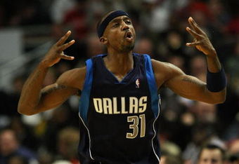 CHICAGO - DECEMBER 3:  Jason Terry #31 of the Dallas Mavericks celebrates hitting a three point shot in a game against the Chicago Bulls on December 3, 2007 at the United Center in Chicago, Illinois. The Mavericks defeated the Bulls 103-98. NOTE TO USER: User expressly acknowledges and agreees that, by downloading and/or using this Photograph, User is consenting to the terms and conditions of the Getty Images License Agreement. (Photo by Jonathan Daniel/Getty Images)
