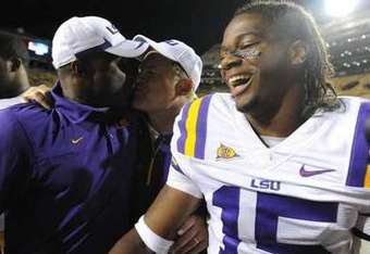 Les_miles_kissing_crop_340x234