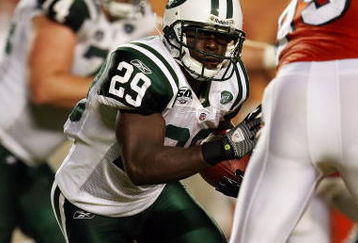 MIAMI - OCTOBER 12:  Running back Leon Washington #29 of the New York Jets is chased down by linebacker Jason Taylor #99 of the Miami Dolphins at Land Shark Stadium on October 12, 2009 in Miami, Florida. The Dolphins defeated the Jets 31-27.  (Photo by Doug Benc/Getty Images)