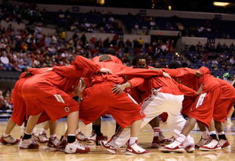 INDIANAPOLIS - DECEMBER 06:  The Ohio State Buckeyes huddle up prior to playing against the Notre Dame Fighting Irish during the Hartford Hall of Fame Showcase on December 6, 2008 in Indianapolis, Indiana. Ohio St. won 67-62. (Photo by Andy Lyons/Getty Images)