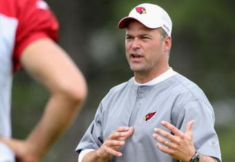 FLAGSTAFF, AZ - JULY 31:  Defensive coordinator Bill Davis of the Arizona Cardinals gives instructions during the team training camp at Northern Arizona University on July 31, 2009 in Flagstaff, Arizona.  (Photo by Christian Petersen/Getty Images)