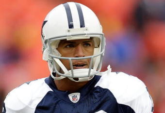 KANSAS CITY, MO - OCTOBER 11:  Receiver Miles Austin #19 of the Dallas Cowboys warms-up prior to the start of the game against the Kansas City Chiefs on October 11, 2009 at Arrowhead Stadium in Kansas City, Missouri.  (Photo by Jamie Squire/Getty Images)