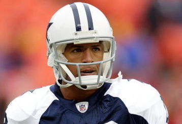 KANSAS CITY, MO - OCTOBER 11:  Receiver Miles Austin #19 of the Dallas Cowboys warms-up prior to the start of the game against the Kansas City Chiefs on October 11, 2009 at Arrowhead Stadium in Kansas City, Missouri.  (Photo by Jamie Squire/Getty Images)