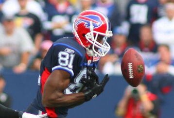 ORCHARD PARK, NY - SEPTEMBER 27: Terrell Owens #81  of the Buffalo Bills can't hold on to a pass thrown to him against the New Orleans Saints at Ralph Wilson Stadium on September 27, 2009 in Orchard Park, New York. The Saints won 27-7. (Photo by Rick Stewart/Getty Images)