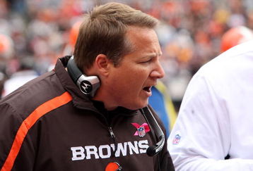 CLEVELAND - OCTOBER 04:  Head coach Eric Mangini of the Cleveland Browns looks on against the Cincinnati Bengals during their game at Cleveland Browns Stadium on October 4, 2009 in Cleveland, Ohio.  (Photo by Jim McIsaac/Getty Images)