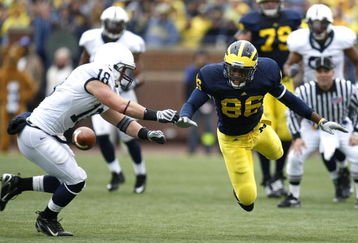 ANN ARBOR, MI - OCTOBER 24:  Kevin Koger #86 of the Michigan Wolverines can't hold on to a second quarter pass next to Nick Sukay #18 of the Penn State Nittany Lions on October 24, 2009 at Michigan Stadium in Ann Arbor, Michigan.  (Photo by Gregory Shamus/Getty Images)