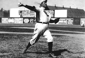Cy-young_feature