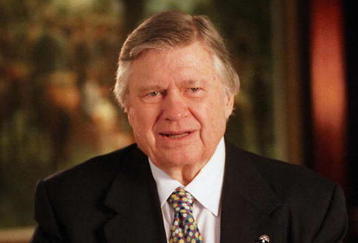NASHVILLE, TN - 2005:  Bud Adams of the Tennessee Titans poses for his 2005 NFL headshot at photo day in Nashville, Tennessee.  (Photo by Getty Images) 
