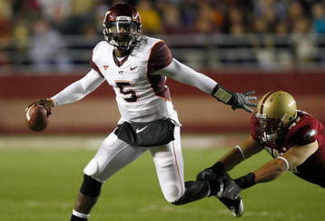 CHESTNUT HILL, MA - OCTOBER 18:  Alexander DiSanzo #44 of the Boston College Eagles chases Tyrod Taylor #5 of the Virginia Tech Hokies on October 18, 2008 at Alumni Stadium in Chestnut Hill, Massachusetts.(Photo by Jim Rogash/Getty Images)