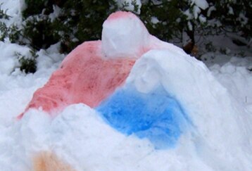 1-snow-nativity-004-320_feature