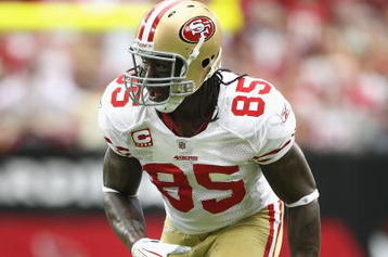 GLENDALE, AZ - SEPTEMBER 13:  Tight end Vernon Davis #85 of the San Francisco 49ers during the NFL game against the Arizona Cardinals at the Universtity of Phoenix Stadium on September 13, 2009 in Glendale, Arizona.  The 49ers defeated the Cardinals 20-16.  (Photo by Christian Petersen/Getty Images)