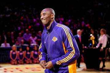 LOS ANGELES, CA - OCTOBER 27:  Kobe Bryant #24 of the Los Angeles Lakers smiles after receiving his championship ring before the season opening game against the Los Angeles Clippers at Staples Center on October 27, 2009 in Los Angeles, California.  NOTE TO USER: User expressly acknowledges and agrees that, by downloading and or using this photograph, User is consenting to the terms and conditions of the Getty Images License Agreement. Mandatory Copyright Notice: Copyright 2009 NBAE  (Photo by Kevork Djansezian/Getty Images)