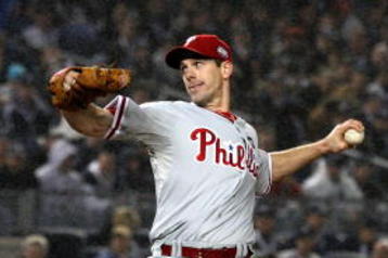 NEW YORK - OCTOBER 28:  Cliff Lee #34 of the Philadelphia Phillies throws a pitch against the New York Yankees in Game One of the 2009 MLB World Series at Yankee Stadium on October 28, 2009 in the Bronx borough of New York City.  (Photo by Jim McIsaac/Getty Images)