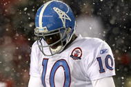 FOXBORO - OCTOBER 18:  Vince Young #10 of the Tennessee Titans  leaves the field in the fourth quarter during a game against the New England Patriots converse at Gillette Stadium on October 18, 2009 in Foxboro, Massachusetts. The Patriots won 59-0. (Photo by Jim Rogash/Getty Images)