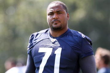 RENTON, WA - JULY 31:  Tackle Walter Jones #71 looks on during training camp at the Seahawks training facility on July 31, 2009 in Renton, Washington. (Photo by Otto Greule Jr/Getty Images) 