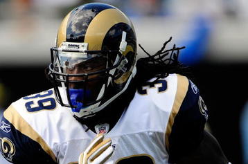 JACKSONVILLE, FL - OCTOBER 18:  Steven Jackson #39 of the St.Louis Rams runs during the game against the Jacksonville Jaguars at Jacksonville Municipal Stadium on October 18, 2009 in Jacksonville, Florida.  (Photo by Sam Greenwood/Getty Images)