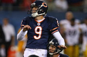 CHICAGO - SEPTEMBER 20: Robbie Gould #9 of the Chicago Bears kicks the game-winning field goal out of the hold of Brad Maynard #4 against the Pittsburgh Steelers on September 20, 2009 at Soldier Field in Chicago, Illinois. The Bears defeated the Steelers 17-14. (Photo by Jonathan Daniel/Getty Images)