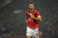MANCHESTER, ENGLAND - SEPTEMBER 30:   Ryan Giggs of Manchester United in action during the UEFA Champions League Group B match between Manchester United and VfL Wolfsburg at Old Trafford on September 30, 2009 in Manchester, England.  (Photo by Laurence Griffiths/Getty Images)
