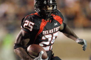 LUBBOCK, TEXAS - NOVEMBER 1:  Baron Batch #25 of the Texas Tech Red Raiders carries the ball during the game against the Texas Longhorns on November 1, 2008 at Jones Stadium in Lubbock, Texas. (Photo by: Jamie Squire/Getty Images)