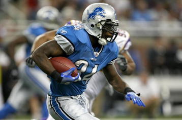 DETROIT - SEPTEMBER 20:  Running back Kevin Smith #34 of the Detroit Lions carries the ball against the Minnesota Vikings at Ford Field on September 20, 2009 in Detroit, Michigan. The Vikings won 27-13.  (Photo by Stephen Dunn/Getty Images)