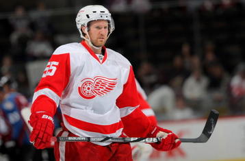 DENVER - OCTOBER 24:  Niklas Kronwall #55 of the Detroit Red Wings warms up prior to facing the Colorado Avalanche during NHL action at the Pepsi Center on October 24, 2009 in Denver, Colorado. The Avalanche defeated the Red Wings 3-1.  (Photo by Doug Pensinger/Getty Images)
