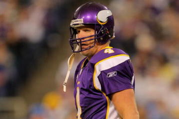 MINNEAPOLIS - OCTOBER 18:  Quarterback Brett Favre #4 of the Minnesota Vikings directs the offense against the Baltimore Ravens during NFL action at Hubert H. Humphrey Metrodome on October 18, 2009 in Minneapolis, Minnesota. Te Vikings defeated the Ravens 33-31.  (Photo by Doug Pensinger/Getty Images)