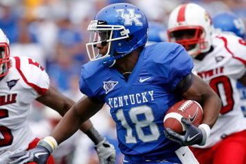 LEXINGTON, KY - SEPTEMBER 19:  Randall Cobb #18 of the Kentucky Wildcats runs with the ball during the game against the Louisville Cardinals at Commonwealth Stadium on September 19, 2009 in Lexington, Kentucky.  (Photo by Andy Lyons/Getty Images)