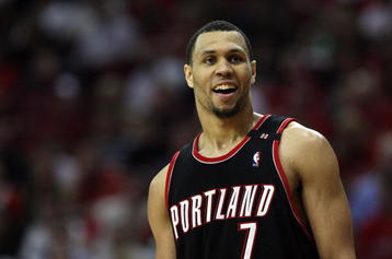 HOUSTON - APRIL 30:  Guard Brandon Roy #7 of the Portland Trail Blazers in Game Six of the Western Conference Quarterfinals during the 2009 NBA Playoffs at Toyota Center on April 30, 2009 in Houston, Texas. NOTE TO USER: User expressly acknowledges and agrees that, by downloading and or using this photograph, User is consenting to the terms and conditions of the Getty Images License Agreement.  (Photo by Ronald Martinez/Getty Images)