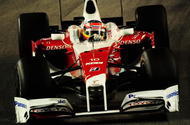 SINGAPORE - SEPTEMBER 27:  Timo Glock of Germany and Toyota drives on his way to finishing second during the Singapore Formula One Grand Prix at the Marina Bay Street Circuit on September 27, 2009 in Singapore.  (Photo by Clive Mason/Getty Images)