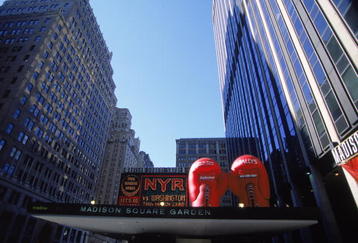 10 Mar 2000: An exterior view of the Madison Square Garden in New York. Mandatory Credit: Jamie Squire  /Allsport