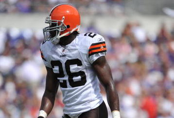 BALTIMORE - SEPTEMBER 27:  Abram Elam #26 of the Cleveland Browns defends against the Baltimore Ravens at M&T Bank Stadium on September 27, 2009 in Baltimore, Maryland. The Ravens defeated the Browns 34-3. (Photo by Larry French/Getty Images)