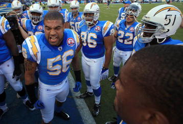 SAN DIEGO, CA - OCTOBER 19:  Linebacker Shawn Merriman #56 of the San Diego Chargers leads the team in a cheer before the start of the game against the Denver Broncos during Monday Night Football on October 19, 2009 at Qualcomm Stadium in San Diego, California. (Photo by Donald Miralle/Getty Images)