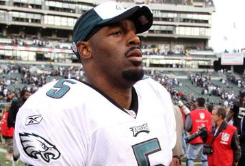 OAKLAND, CA - OCTOBER 18:  Donovan McNabb #5 of the Philadelphia Eagles walks off the field after losing to the Oakland Raiders during an NFL game at the Oakland-Alameda County Coliseum on October 18, 2009 in Oakland, California.  (Photo by Jed Jacobsohn/Getty Images)