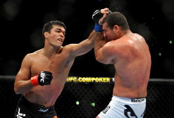 LOS ANGELES, CA - OCTOBER 24:  UFC Light Heavyweight Champion Lyoto Machida (R) battles with UFC Light Heavyweight challenger Mauricio Rua (L) during their title fight at UFC 104 at Staples Center on October 24, 2009 in Los Angeles, California. (Photo by Jon Kopaloff/Getty Images)