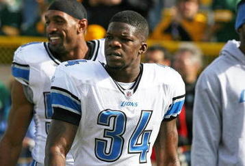 GREEN BAY, WI - OCTOBER 18: Kevin Smith #34 of the Detroit Lions participates in warm-ups before a game against the Green Bay Packers at Lambeau Field on October 18, 2009 in Green Bay, Wisconsin. The Packers defeated the Lions 26-0. (Photo by Jonathan Daniel/Getty Images)