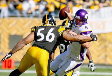 PITTSBURGH - OCTOBER 25: Brett Favre #4 of the Minnesota Vikings is trapped by LaMarr Woodley #56 and James Harrison #92 of the Pittsburgh Steelers at Heinz Field on October 25, 2009 in Pittsburgh, Pennsylvania.  (Photo by Rick Stewart/Getty Images)