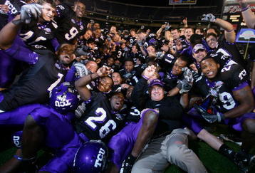 SAN DIEGO, CA - DECEMBER 23:  Head Coach Gary Patterson of the TCU Horned Frogs and his team celebrate their 17-16 win over Boise State Broncos during the San Diego County Credit Union Poinsettia Bowl at Qualcomm Stadium on December 23, 2008 in San Diego, California. (Photo by Donald Miralle/Getty Images)